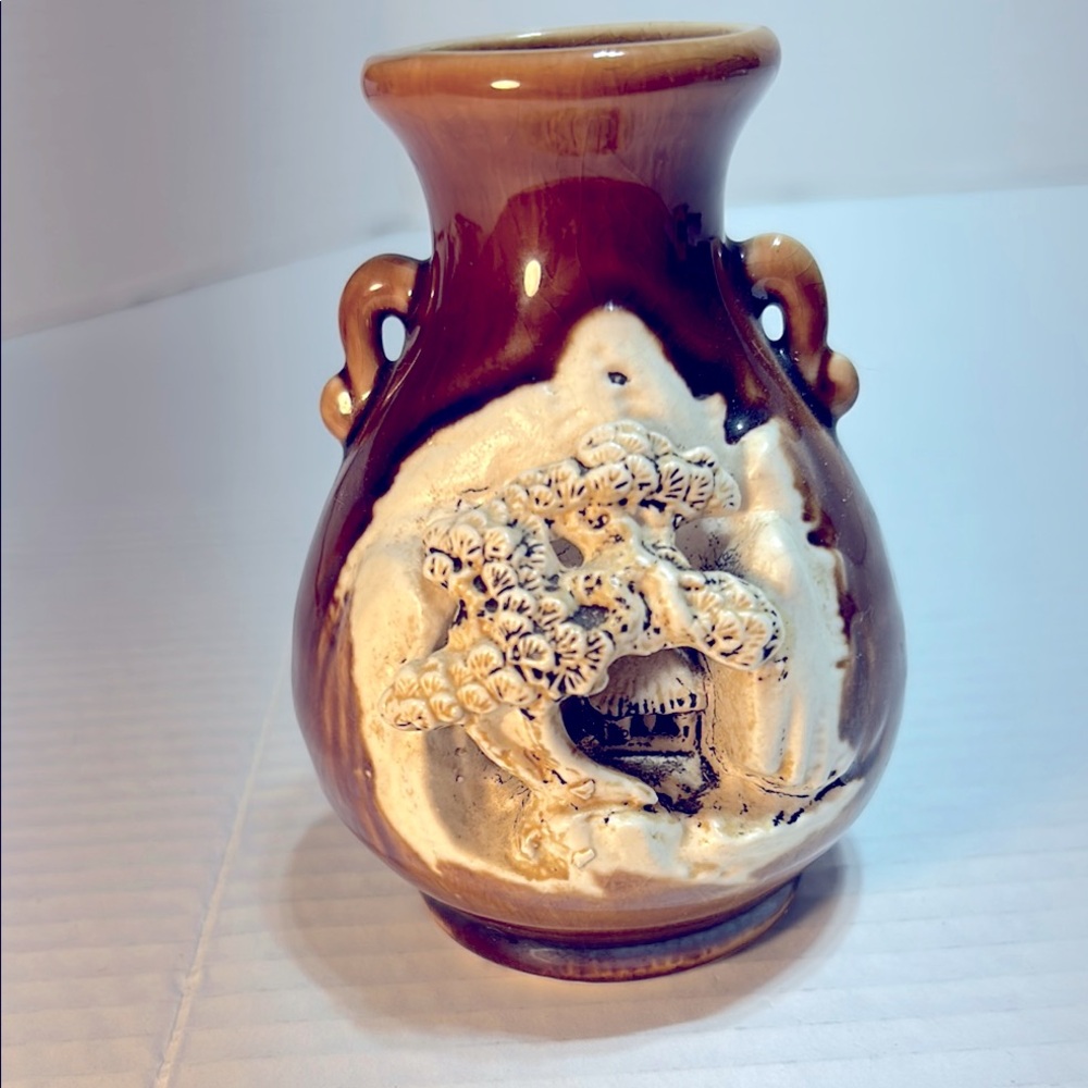 Japanese Banko vase By artist Roxanne Nunami